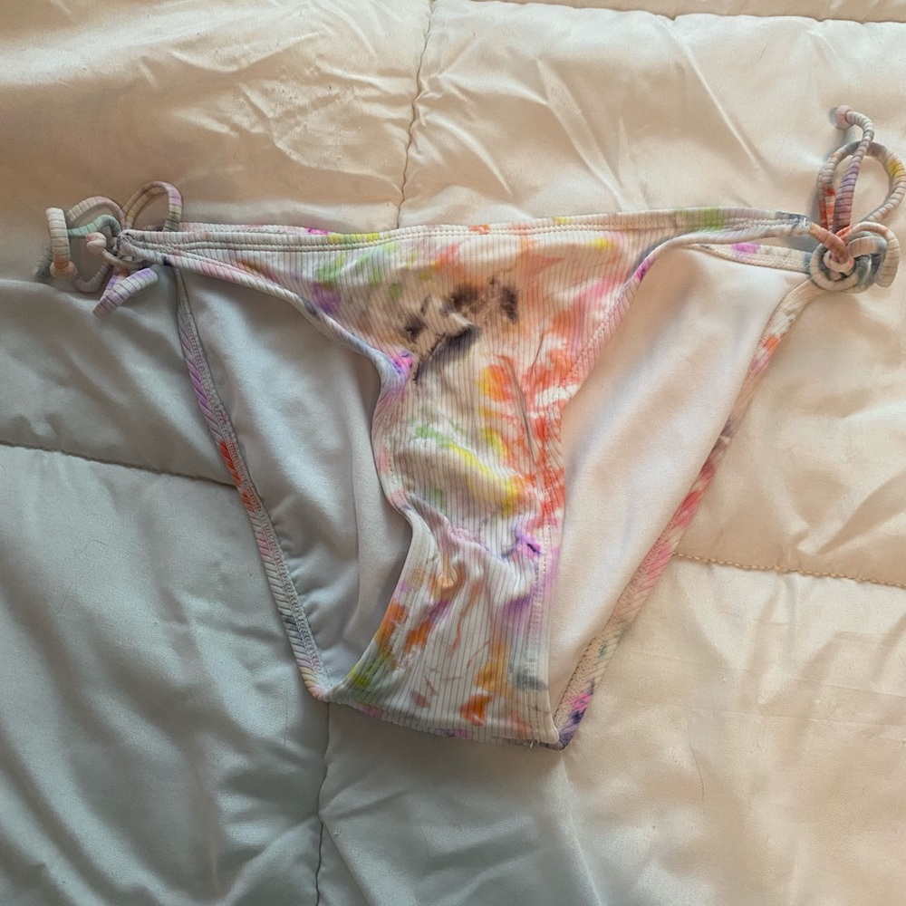 NWOT tie dye bikini bottoms